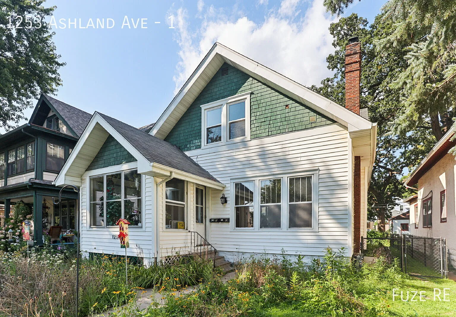 * Move-In Special! * Charming 2 Bedroom in Desirable St. Paul Neighborhood - Available Now! — Photo 1