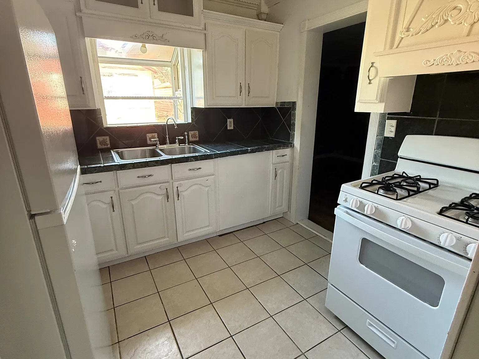 4 bed, 1264 sqft, $1,500 — Photo 2
