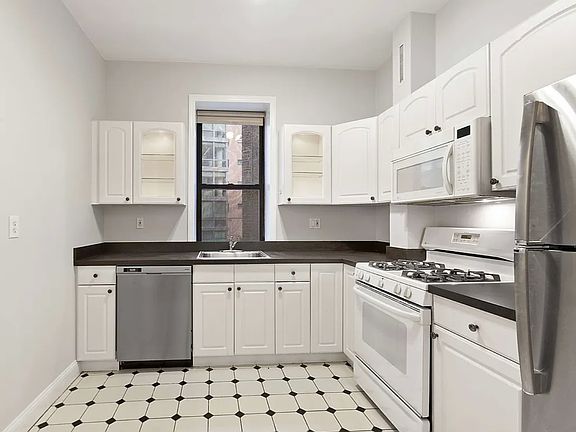 4th image of 126 E 12th St #5