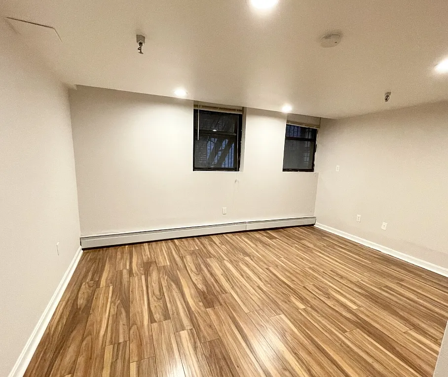 4 bed, 1370 sqft, $8,000 — Photo 4