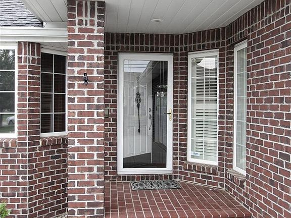3rd image of 7829 Amelia Dr