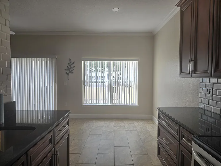Dinning Area - unfurnished