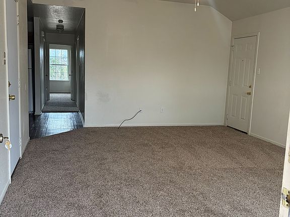 2nd image of 503 Manhattan Dr APT B