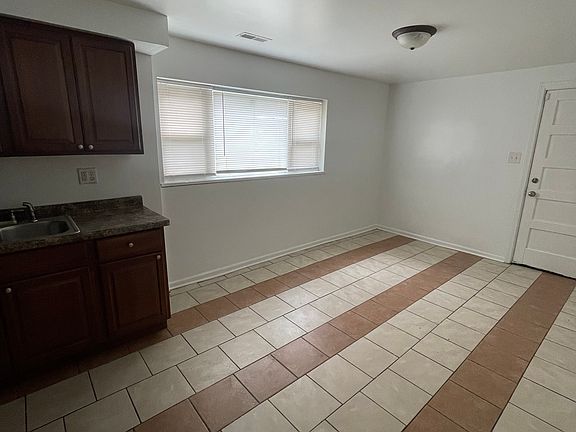 3rd image of 372 Greenbay Ave #B