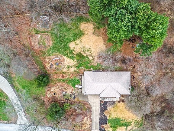 3rd image of 137 Hornhead Rd