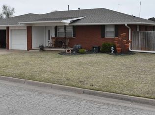 2825 Yucca Dr, Enid, OK 73701