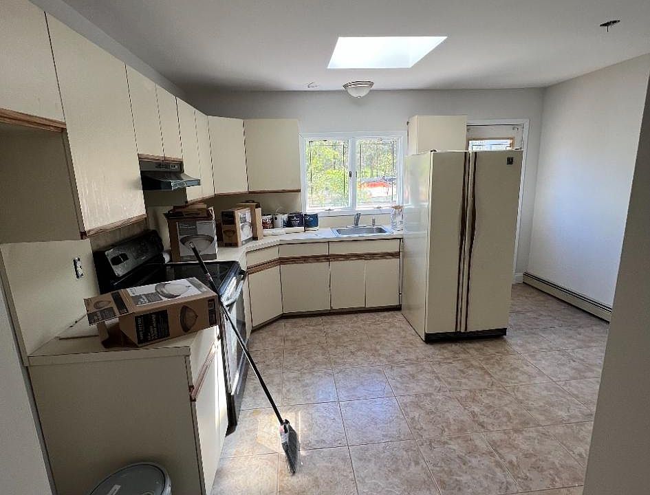 1st image of 18 Lenore Pl