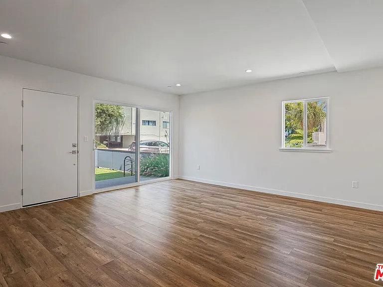 1166 S Cochran Ave #2 — Photo 5