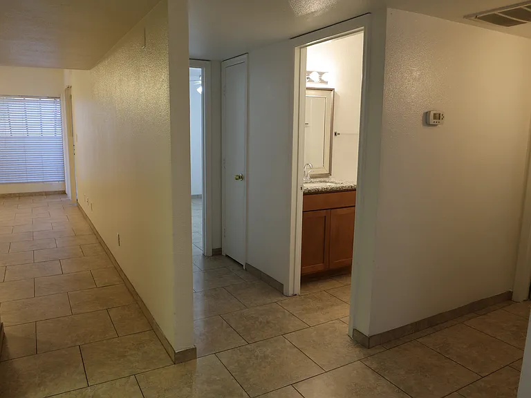 700 W 14th St — Photo 18