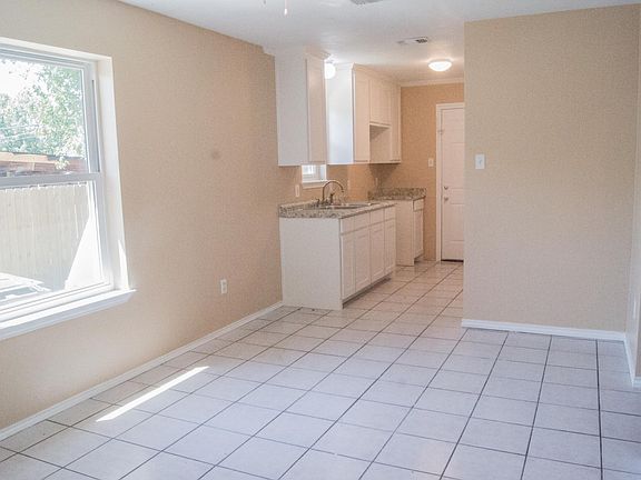 3rd image of 2903 Roosevelt Ave APT B