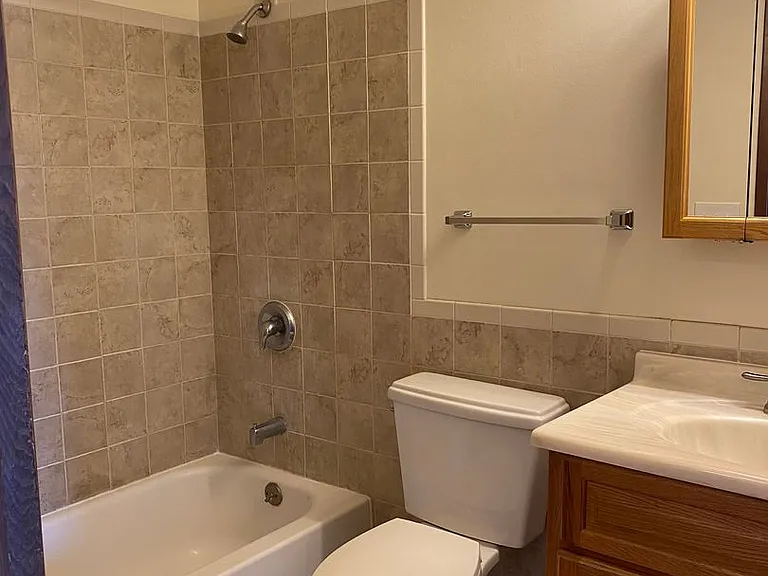 901 Taylor Ave N — Photo 7