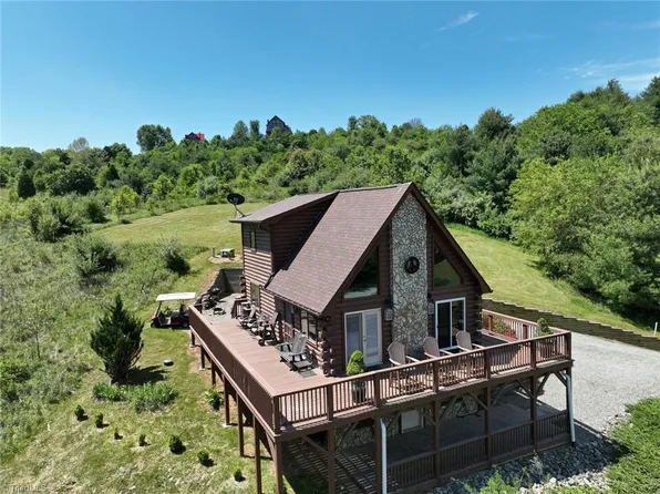 1536 Lucy Bell Rd, Crumpler, NC 28617
