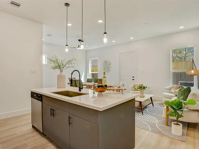 9604 Burden St — Photo 14