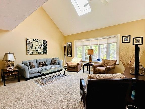 3rd image of 142 Copperwood Dr Unit 142