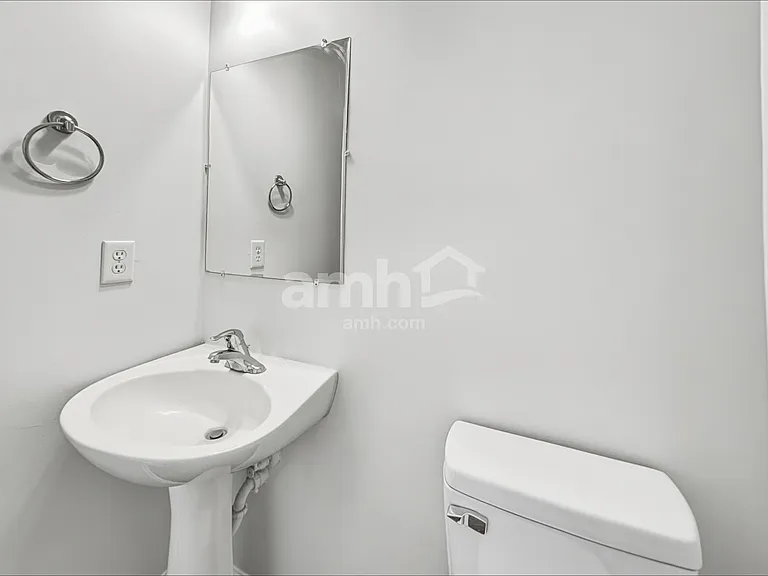 231 Mott Rd — Photo 10