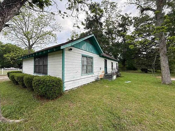 3rd image of 4236 Everett Rd