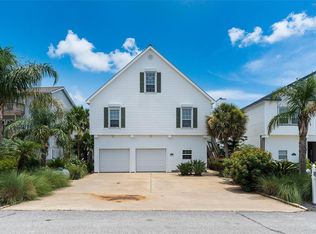 226 Isles End Rd, Tiki Island, TX 77554