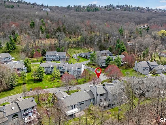 3rd image of 4 Thistle Hollow #4