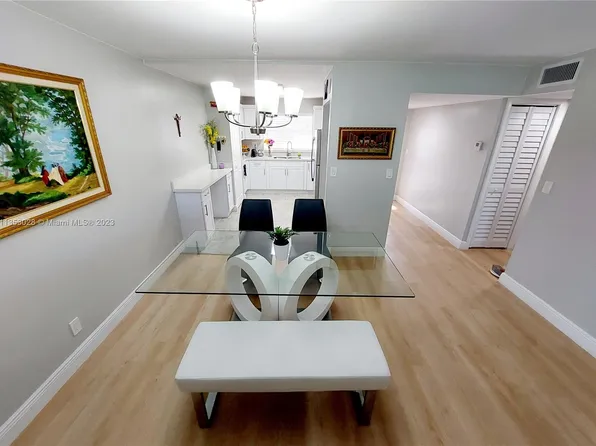 9521 Sunrise Lakes Blvd APT 106, Sunrise, FL 33322