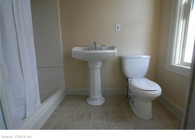 1st image of 48B Park St