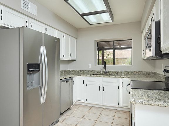 4th image of 6931 W North Ln