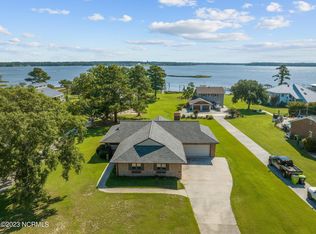 226 River Reach Dr, Swansboro, NC 28584