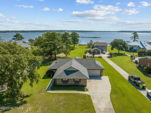 226 River Reach Drive, Swansboro, NC 28584