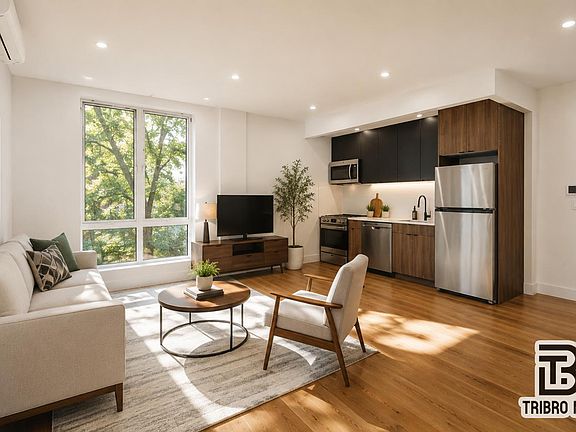 2nd image of 3092 Farragut Rd #3A
