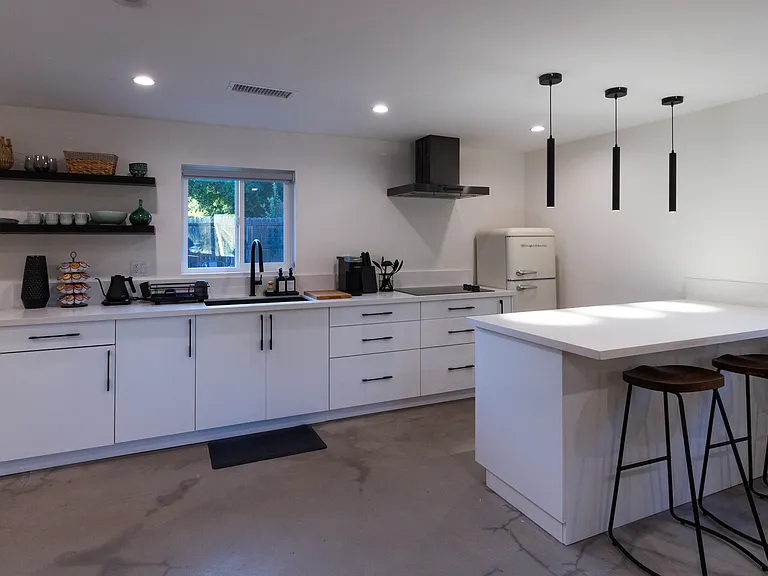 801 Daly Rd — Photo 9