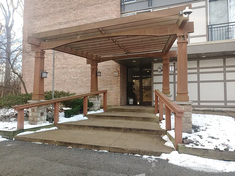 5820 Oakwood Dr #5J — Photo 14