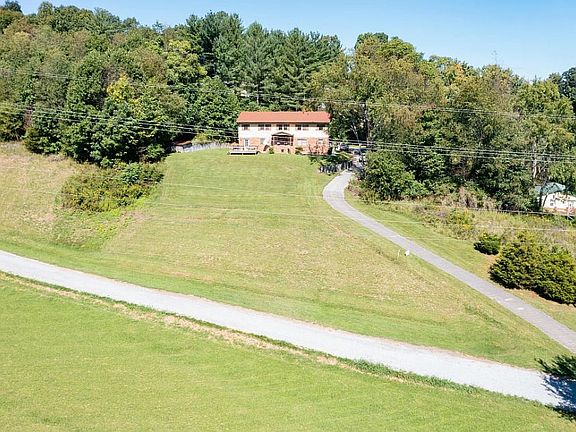 2nd image of 210 Hart Rd