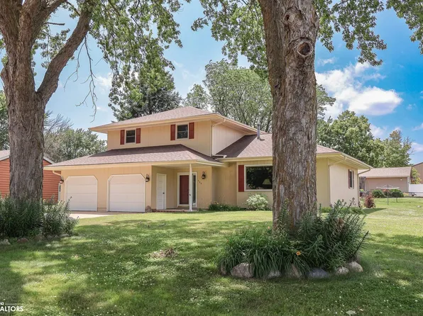 906 11th St SW, Humboldt, IA 50548