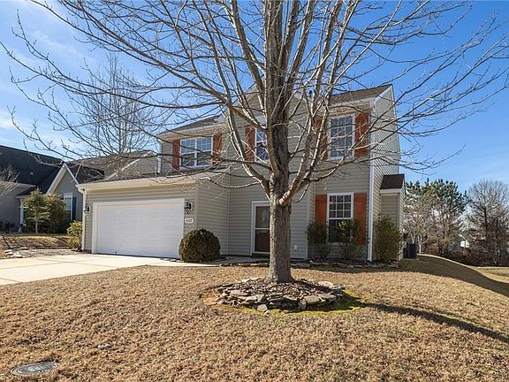 3rd image of 6105 Elderbush Dr