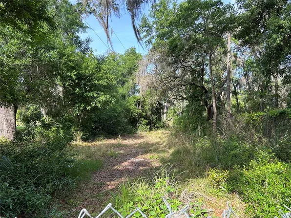 8605 Pitt Rd, Plant City, FL 33567