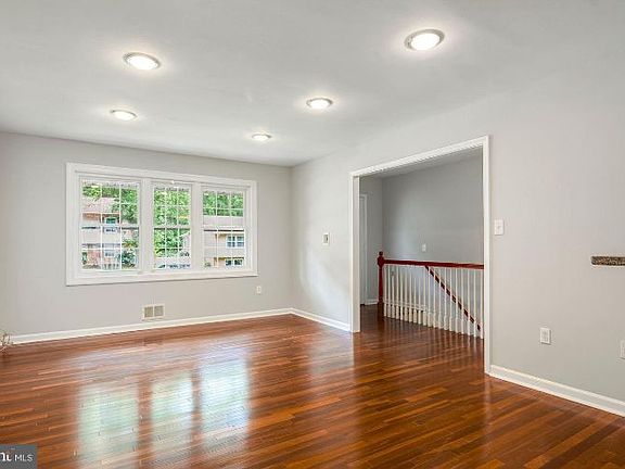3rd image of 3932 Forge Dr