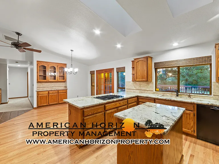 4341 Whispering Oaks Cir — Photo 8