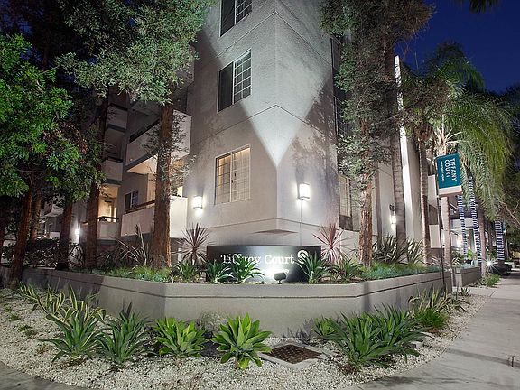 2nd image of 616 Masselin Ave APT 215