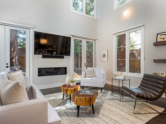 5th image of 973 Menlo Ave #15