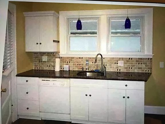 5th image of 4333 31st Ave