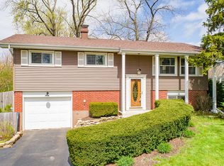 21W058 Hampton Ln, Lombard, IL 60148