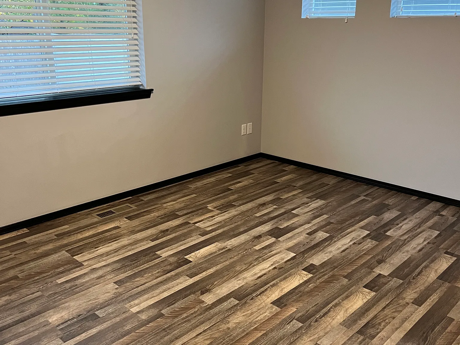 403 Marcella Ln — Photo 3
