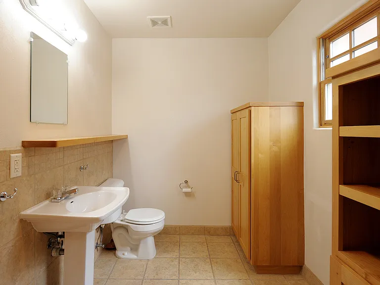 247 Casados St — Photo 18