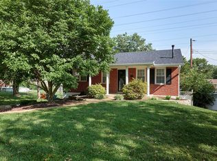 9225 Radiom Dr, Saint Louis, MO 63123