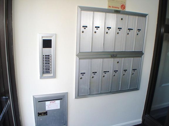 3rd image of 12 Bourbon St APT 24