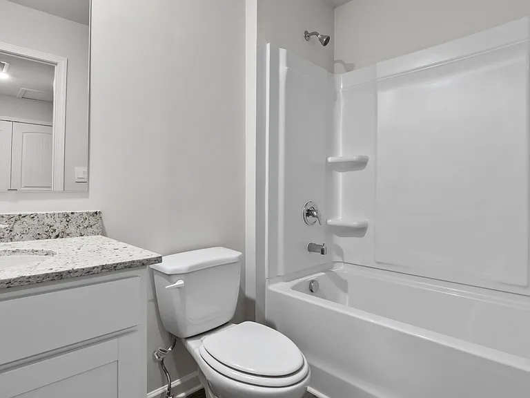 1005 N 2nd Ave NW #26 — Photo 8