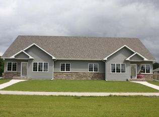 2397 S 36th St, Grand Forks, ND 58201