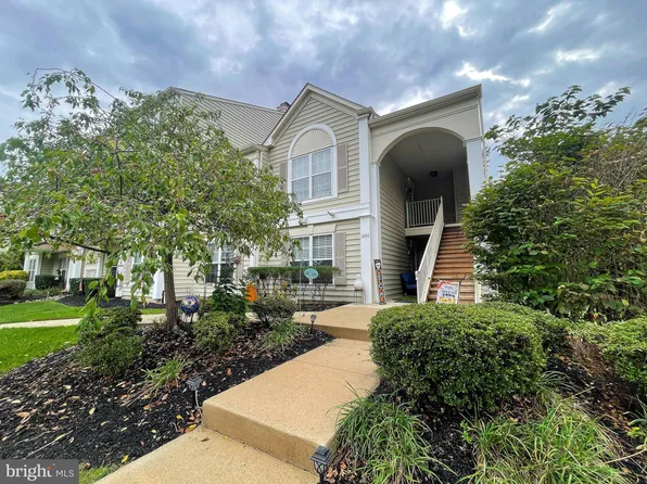 1001 Crestmont Dr, Mantua, NJ 08051