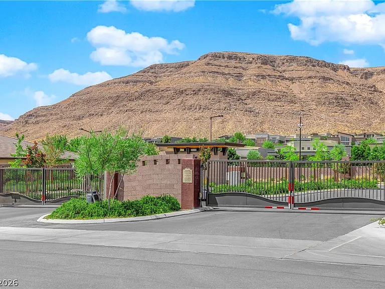 10254 Kesington Dr — Photo 48