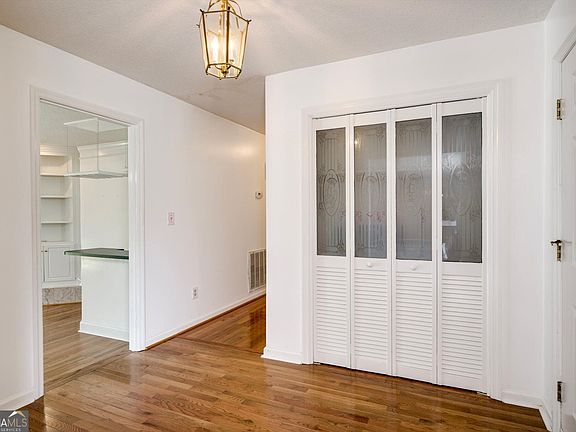 5th image of 1509 Weaver Dr