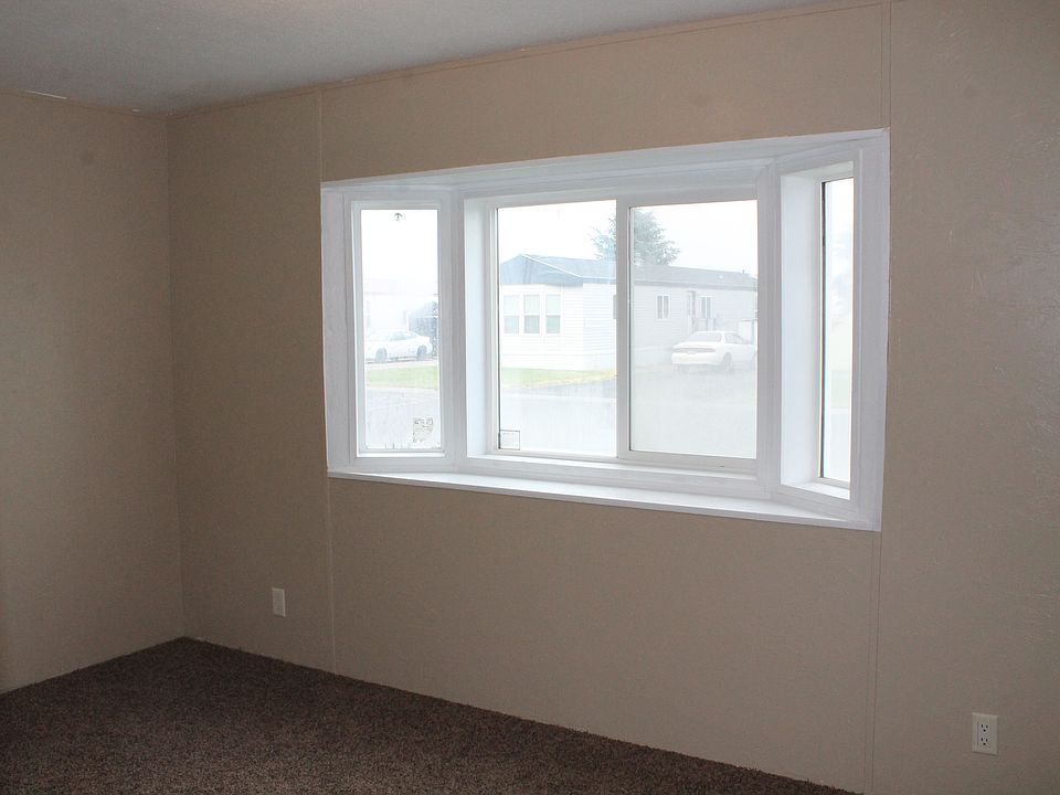 1st image of 2015 Whispering Pines Dr